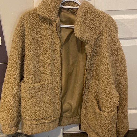 All medium clothes - Picture 4 of 10